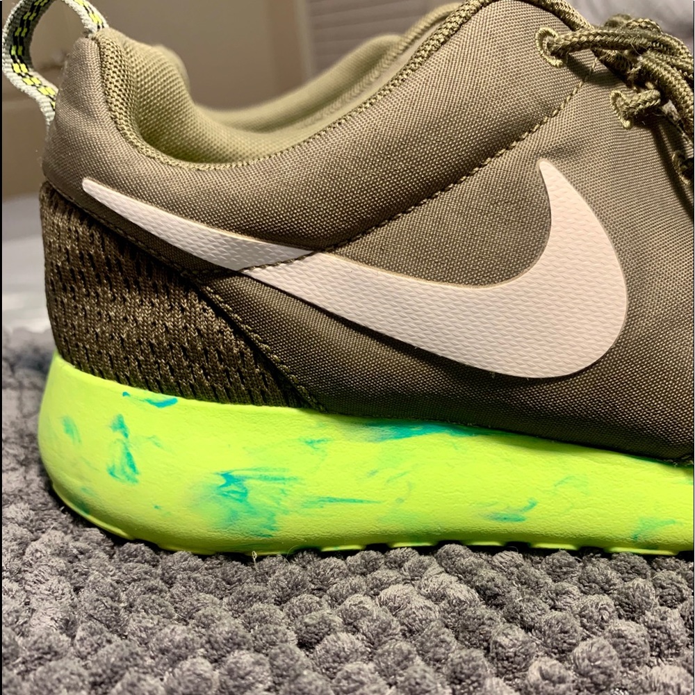 Nike Roshe size womens 9 ,mens 8